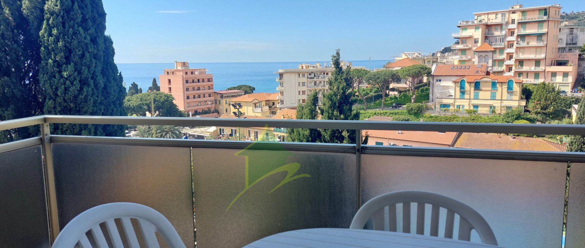 TERRAZZO VISTA MARE –  Trilocale a Sanremo